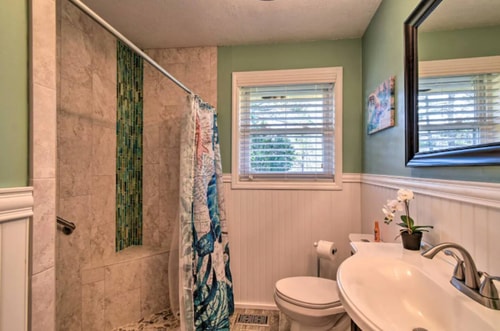 Smithfield Riverfront | Private Beach + Dock 16 Dwell