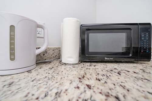 Walk to Beach & Ocean Drive | Pet-Friendly 7 Dwell