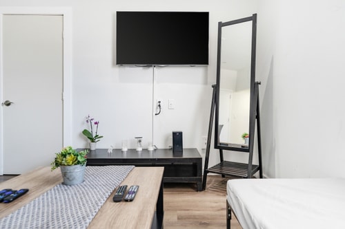 Walk to Beach & Ocean Drive | Pet-Friendly 9 Dwell