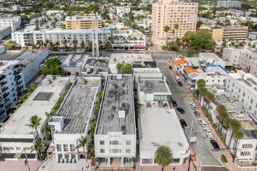 Walk to Beach & Ocean Drive | Pet-Friendly 42 Dwell