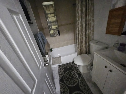 Brickell 2BR Retreat • Patio • Pets OK 38 Dwell