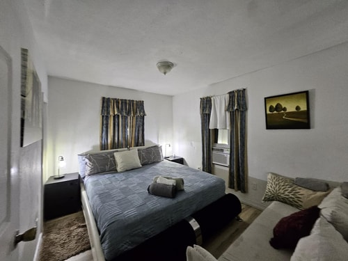 Brickell 2BR Retreat • Patio • Pets OK 29 Dwell