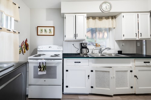 Quiet Pittsburgh 3BR | Parking, AC + Pets 3 Dwell