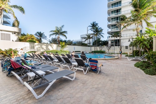 Oceanfront Penthouse with Pool & Beach Access 5 Dwell