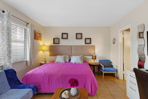 Pet-Friendly 1BR Studio w/ Parking & BBQ, Hollywood 5 Dwell