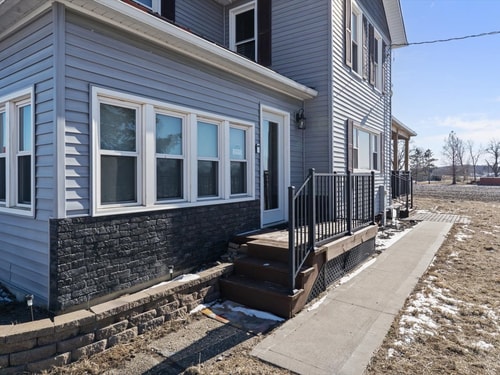 Pet-Friendly Historic 4BR Home in Illinois 31 Dwell