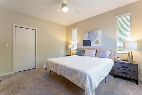 Spacious 3BR | Pool, Gym, Near Beach & Speedway 32 Dwell