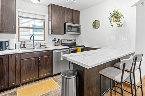 St Paul 6BR | 2 Kitchens + Game Room 9 Dwell