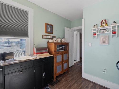 Pet-Friendly Historic 4BR Home in Illinois 9 Dwell