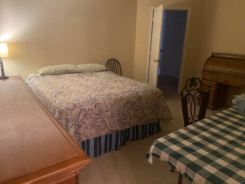 Quiet Lumberton Room with Hot Tub 2 Dwell