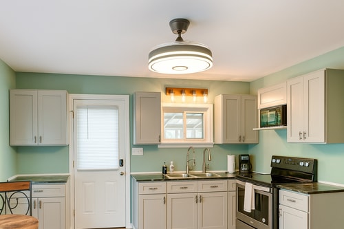 Mercer Lakefront 3BR | Workspace + Pets 5 Dwell