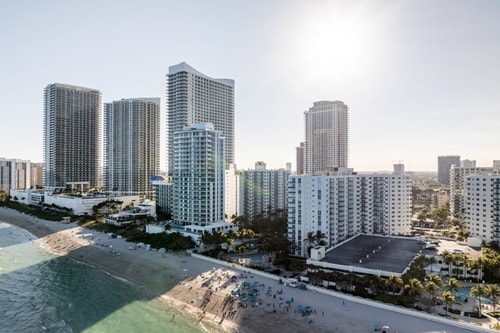Seaside Penthouse with Pool & Direct Beach Access 46 Dwell