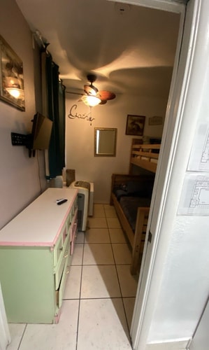 2BR Hollywood Retreat w/ Garden, BBQ & Parking 8 Dwell