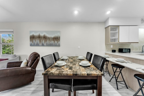 Branson 2BR Retreat | Jacuzzi + Gym + Pools 8 Dwell