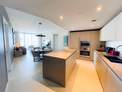 Ocean View Apt on the Beach 2 Bedroom 2 Bath. 11 Dwell