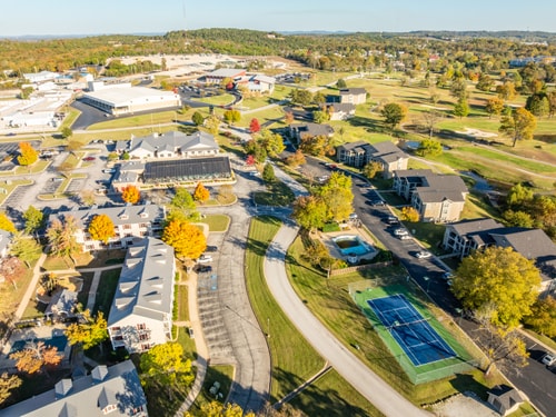 Branson 2BR Retreat | Jacuzzi + Gym + Pools 67 Dwell