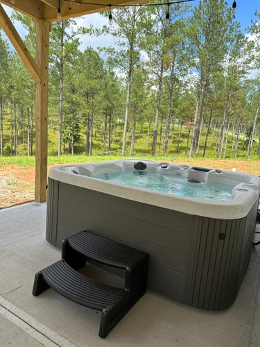 Cozy Mountain Cabin | Hot Tub & Fire Pit 4 Dwell