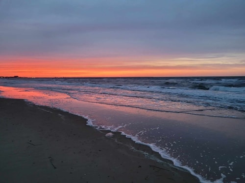 Beachfront Getaway | Dune House + Pets 36 Dwell