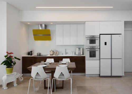 Beachfront 2BR/2BA Desing Suite on Tel-Aviv 5 Dwell