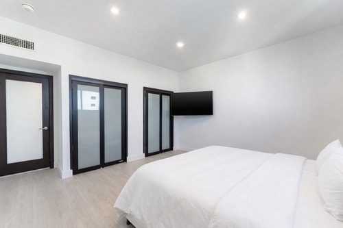 Oceanfront Penthouse with Pool & Beach Access 30 Dwell