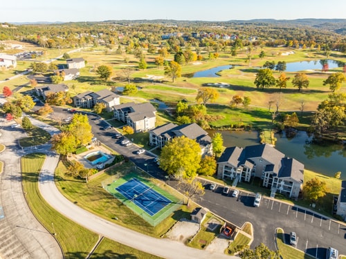 Branson 2BR Retreat | Jacuzzi + Gym + Pools 66 Dwell