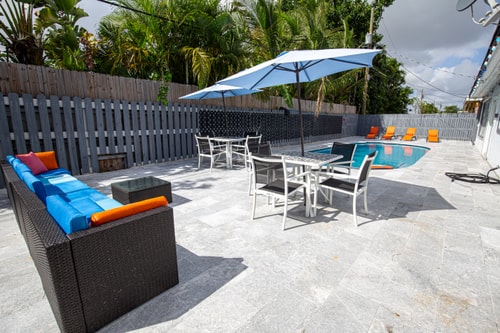 Spacious 5-Bedroom House with Pool in North Miami 45 Dwell