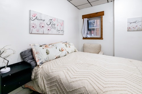 Spacious 2BR Apt • Free Parking • Baden 10 Dwell