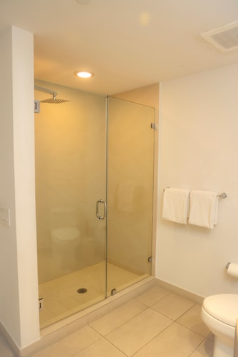 Ocean View Apt on the Beach 2 Bedroom 2 Bath. 38 Dwell