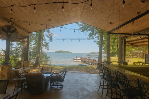 Lake Murray 4BR | Dock + Hot Tub, Gilbert 16 Dwell