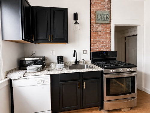 Renovated 3BR Detroit Home | Sleeps 6 3 Dwell