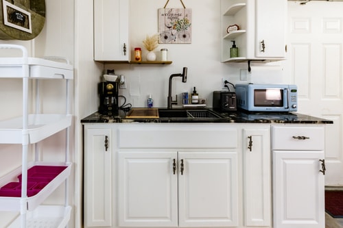 Modern 2BR Apartment • Free Parking • Baden 7 Dwell