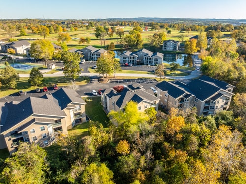 Branson 2BR Retreat | Jacuzzi + Gym + Pools 59 Dwell