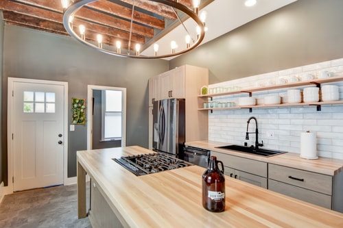 Downtown Milwaukee Area | 4BR Home | Sleeps 14 9 Dwell