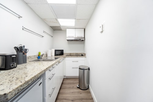 Walk to Beach & Ocean Drive | Pet-Friendly 5 Dwell