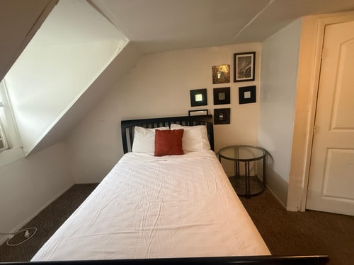 Detroit 3BR Home with Backyard | Sleeps 6 19 Dwell