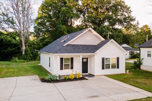 Uptown Charlotte 3BR | Hot Tub + Fire Pit 35 Dwell