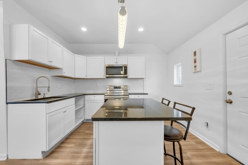 Detroit 3BR in Mexicantown | Sleeps 7 + WiFi 8 Dwell