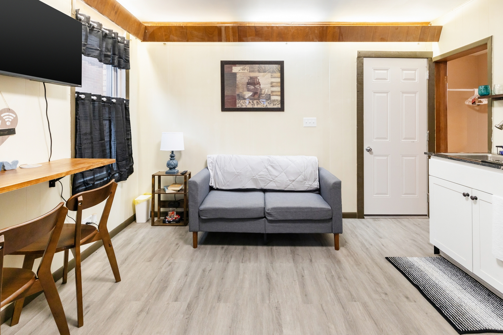 Spacious 2BR Apt • Free Parking • Baden Dwell