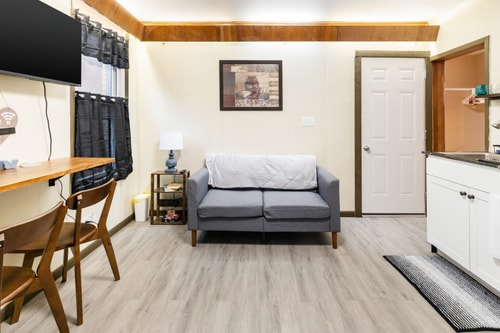 Spacious 2BR Apt • Free Parking • Baden Dwell