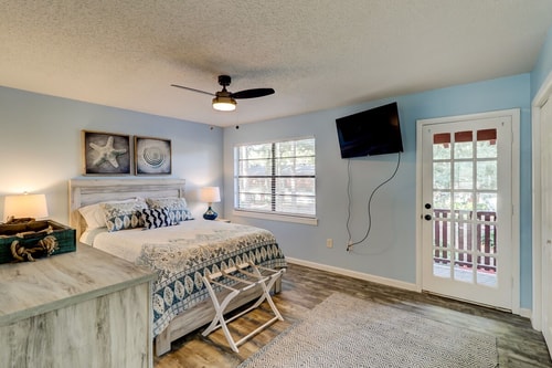 Hilton Head 2BR Escape | Pool + Sofa Bed 24 Dwell