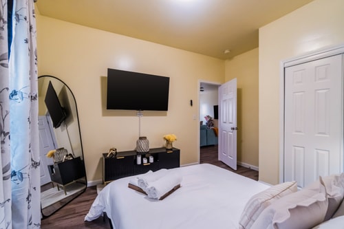 Uptown Charlotte 3BR | Hot Tub + Fire Pit 16 Dwell