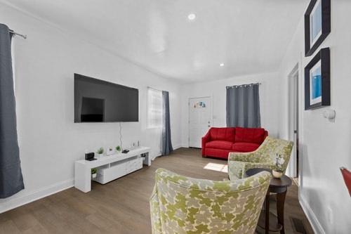 SW Detroit 3BR | 5–10 Min Downtown + Parking 2 Dwell