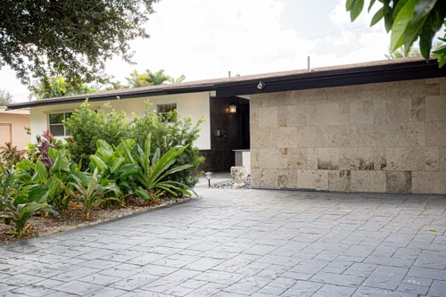 Spacious 5-Bedroom House with Pool in North Miami 52 Dwell