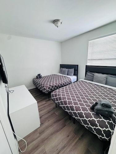 2BR Miami Beach Condo Steps from the Sand 3 Dwell