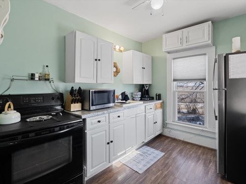 Pet-Friendly Historic 4BR Home in Illinois 4 Dwell