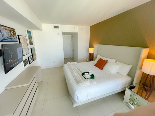 Ocean View Apt on the Beach 2 Bedroom 2 Bath. 15 Dwell