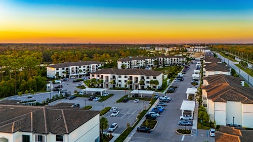 Fort Myers 1BR Condo | Pool + Gym + BBQ 24 Dwell