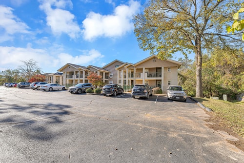 Branson 2BR Retreat | Jacuzzi + Gym + Pools 36 Dwell