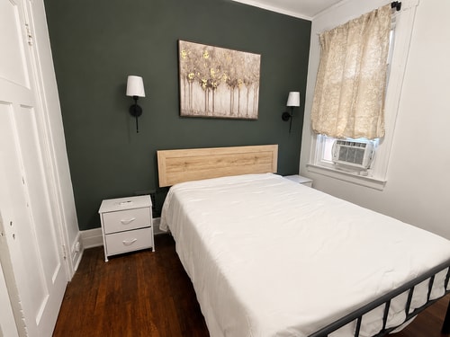 Renovated 3BR Detroit Home | Sleeps 6 8 Dwell