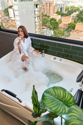 Stadio Comfort Jacuzzi | Rosa Negra Aparta-Suite 5 Dwell